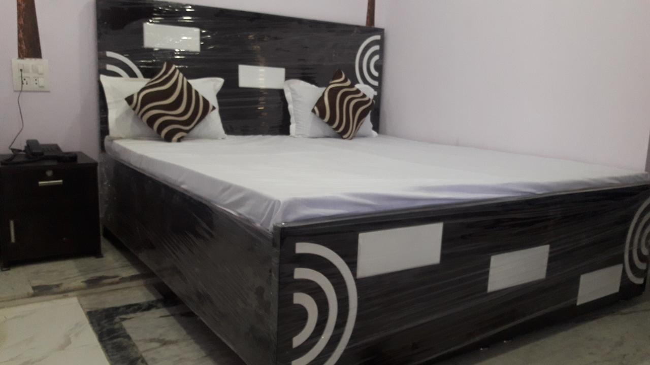 Oyo Rajdhani Guest House Faridabad Exterior photo