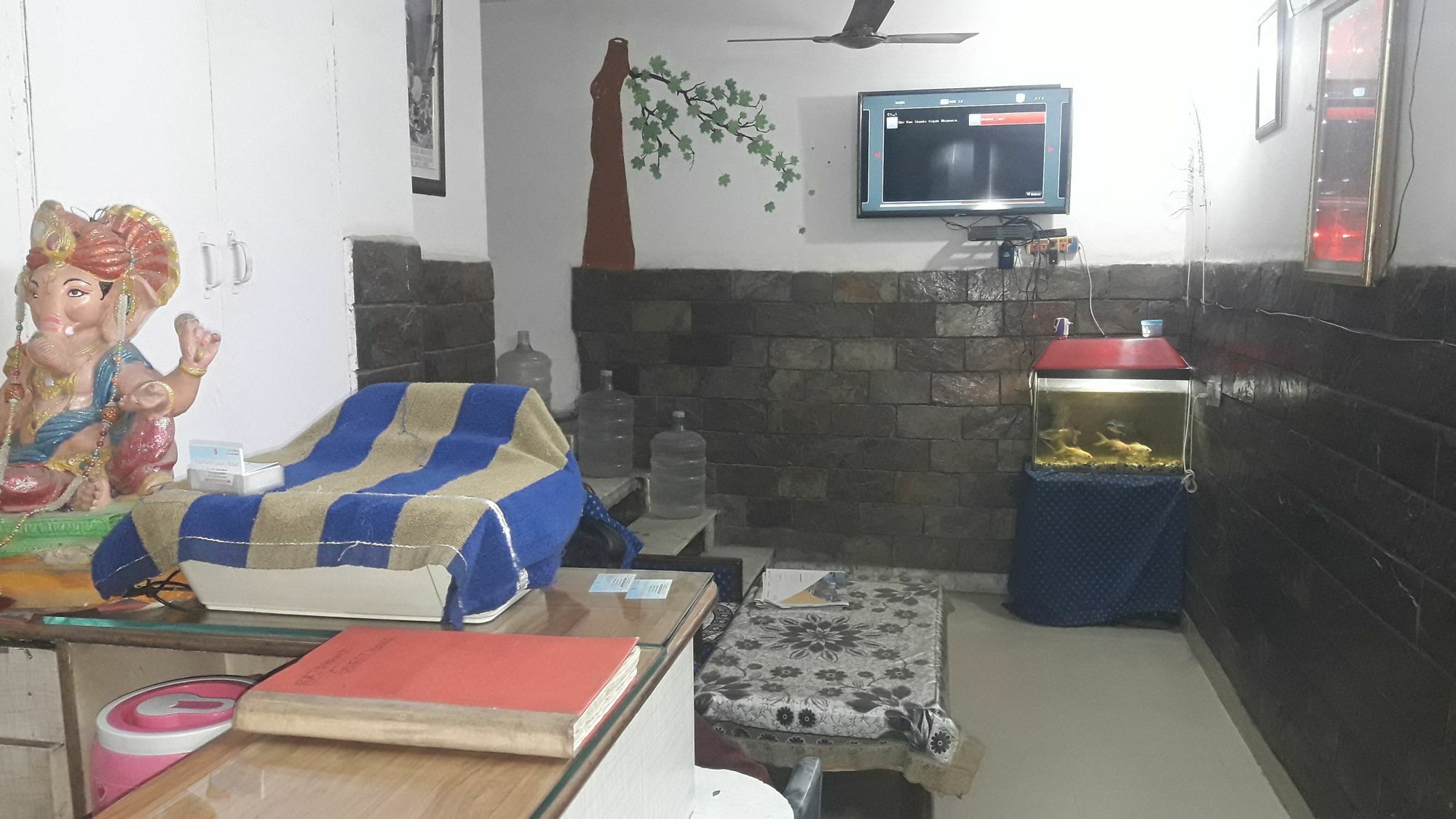 Oyo Rajdhani Guest House Faridabad Exterior photo